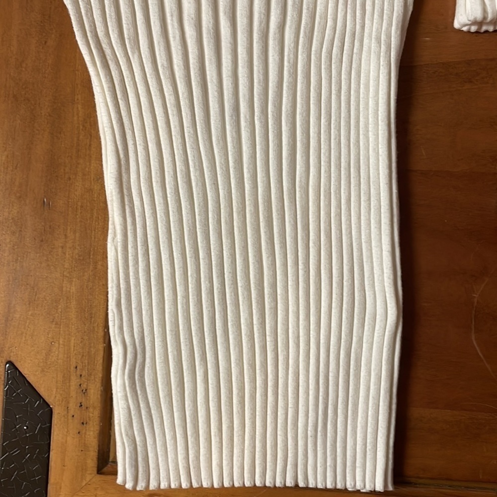 ATHLETA Stretch Top Size Medium - Picture 8 of 9
